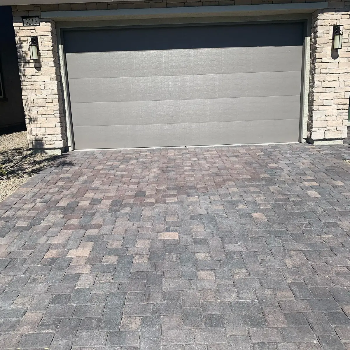 The same Cave Creek driveway apron clear in front of the garage
