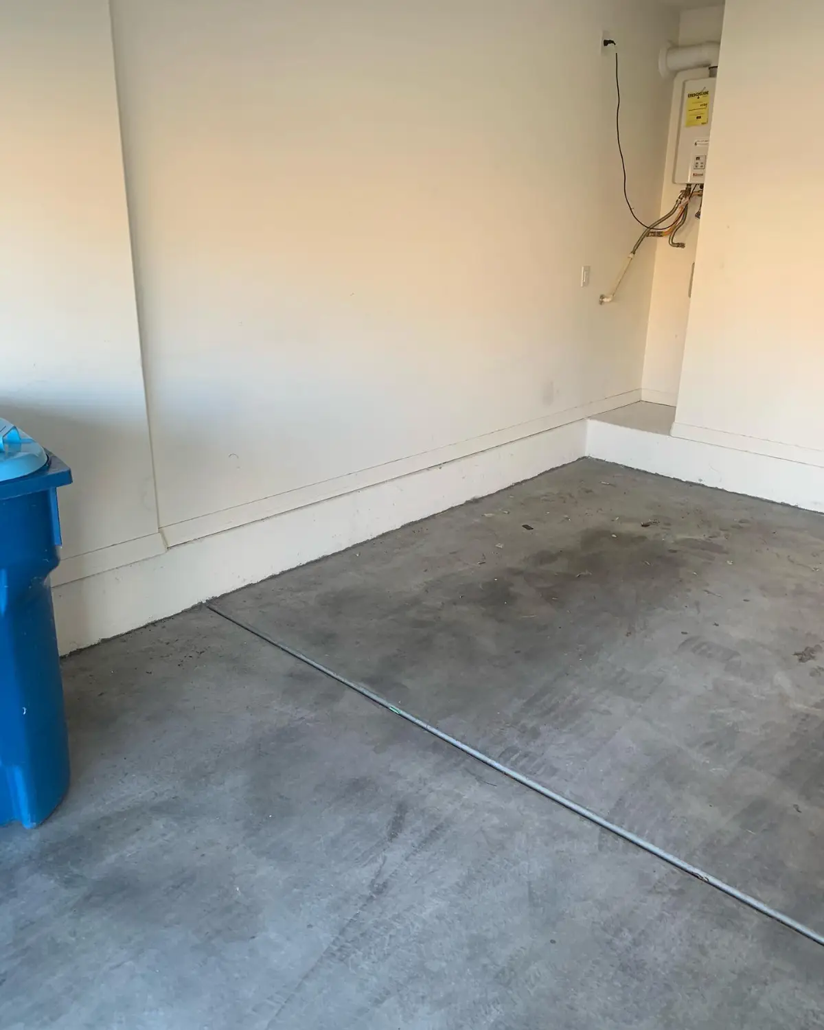 The same Chandler garage bay clear to the slab and the wall