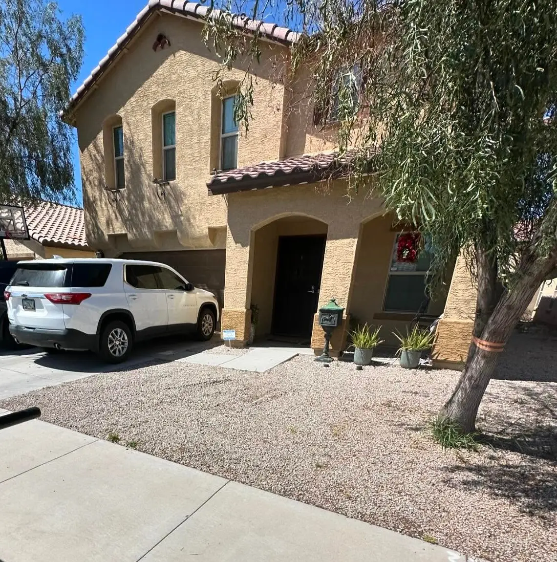The same Mesa front yard clear